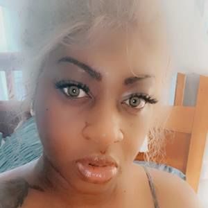 Meet your Posher, Simone